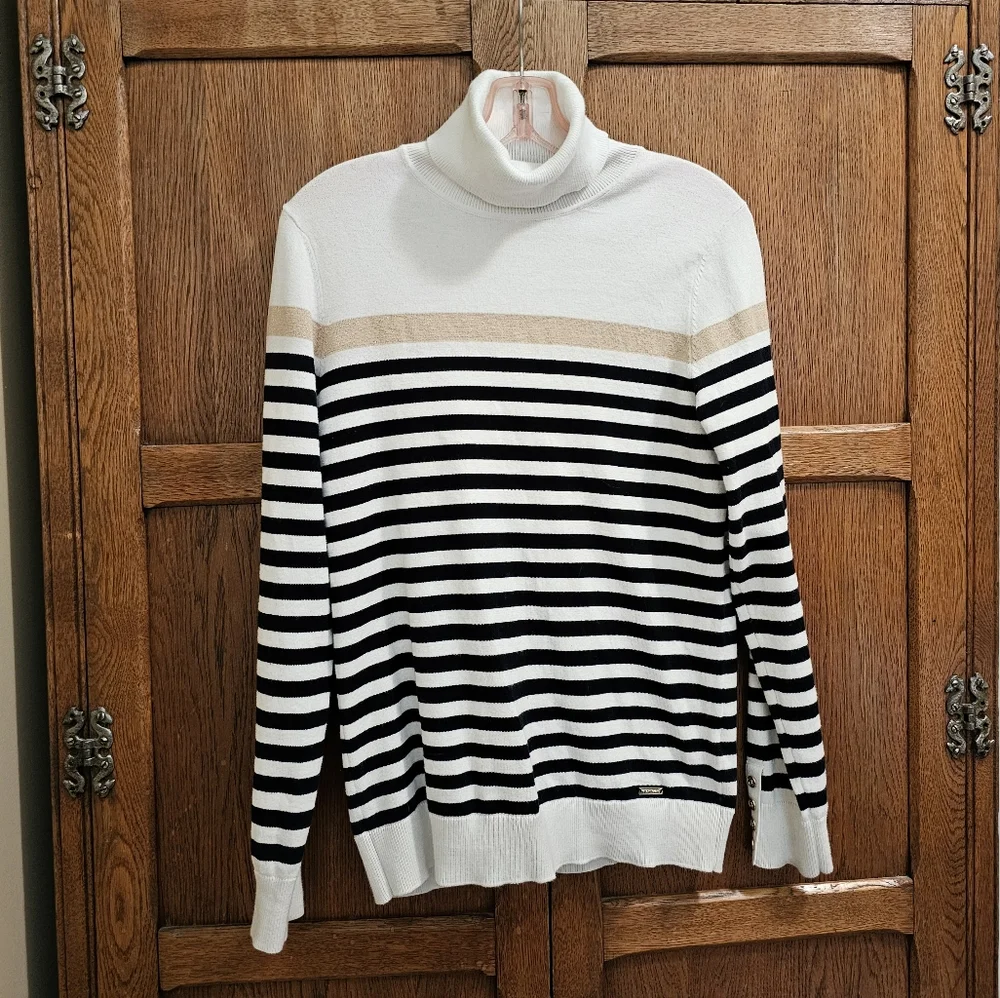 #060 TOMMY HILFIGER | White Black & Gold Striped Turtleneck Sweater - Medium - Picture 2 of 6